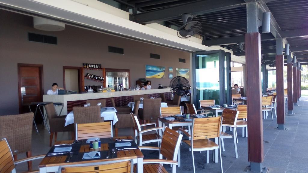 Ocean Apartment Spa & Golf Danang 외부 사진